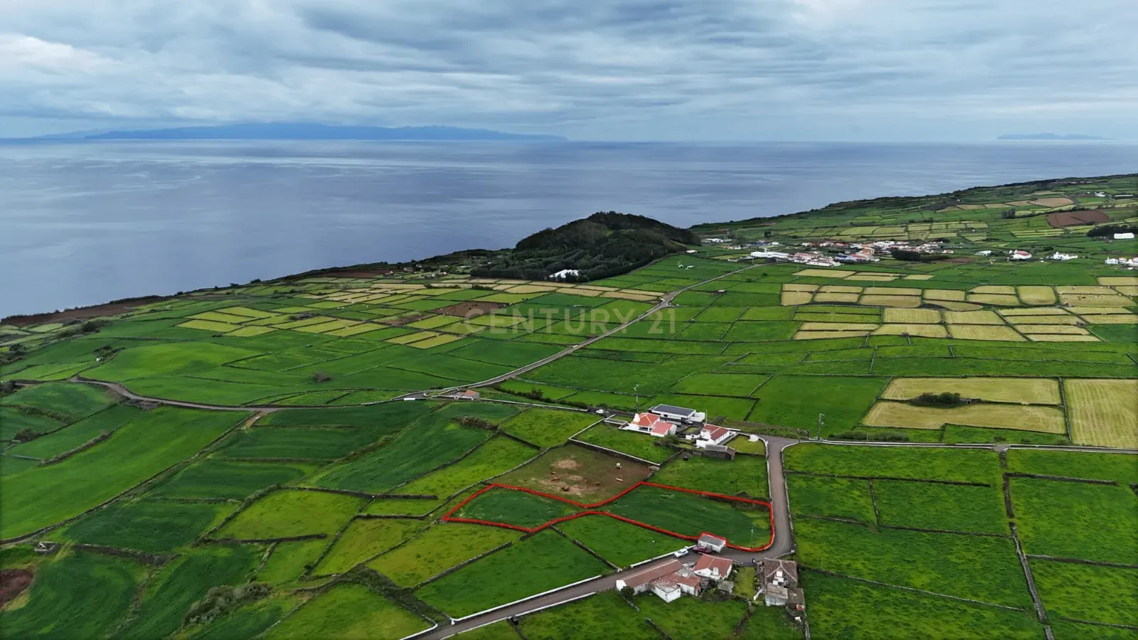 Fotografia 4 de Ruina e terreno com vista mar em Santa Bárbara, Angra do Heroísmo - Oportunidade Única