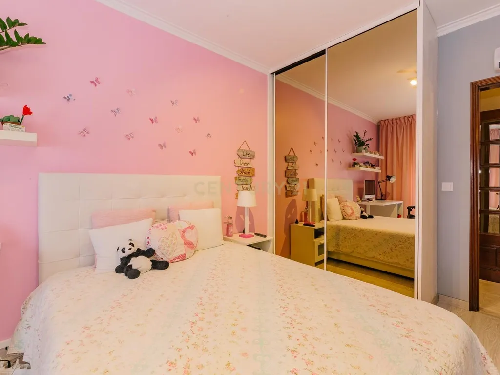Apartamento T2 em Santa Marta do Pinhal – Corroios - Image 12