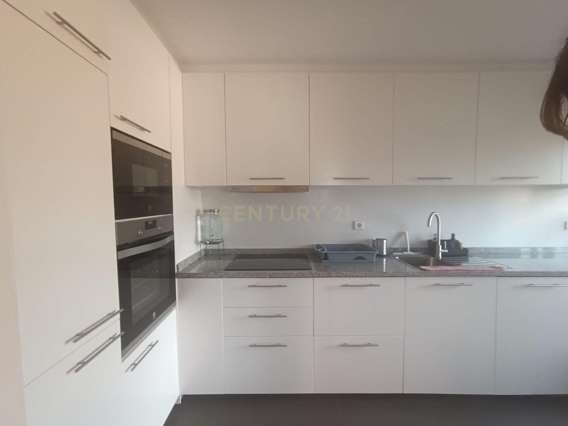 Apartamento mobilado com dois quartos e vista para o mar e para o Porto de Leixões em Leça da Palmeira, Matosinhos - Image 8