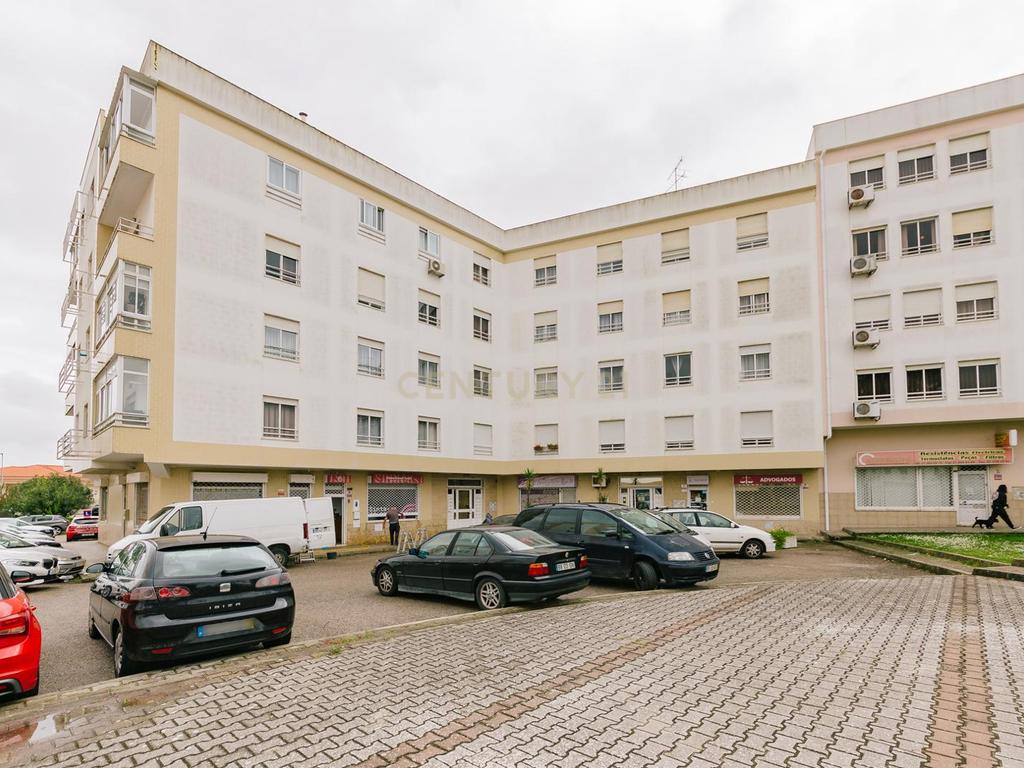 Apartamento T2 em Santa Marta do Pinhal – Corroios - Image 22