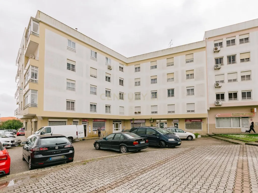 Apartamento T2 em Santa Marta do Pinhal – Corroios - Image 22