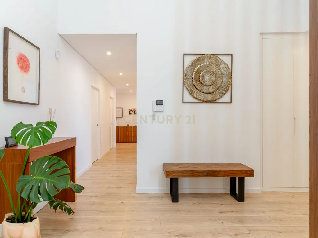 Moradia T4 Térrea de excelência com piscina e casa independente de 50m2 | Quinta da Marquesa - Image 2