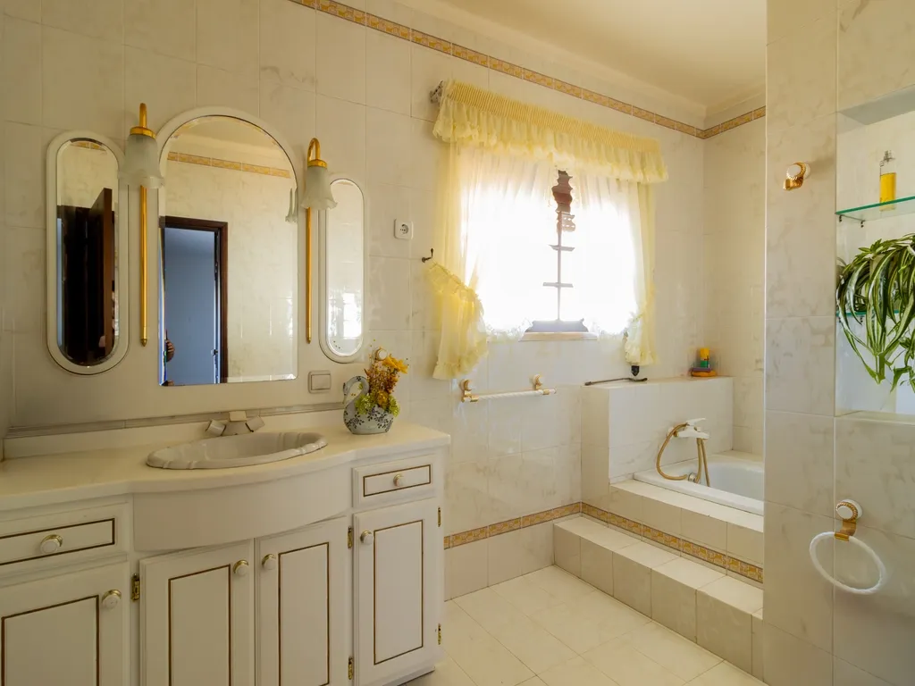 CONJUNTO MORADIA, 4 APARTAMENTOS E PAVILHÃO - Image 17