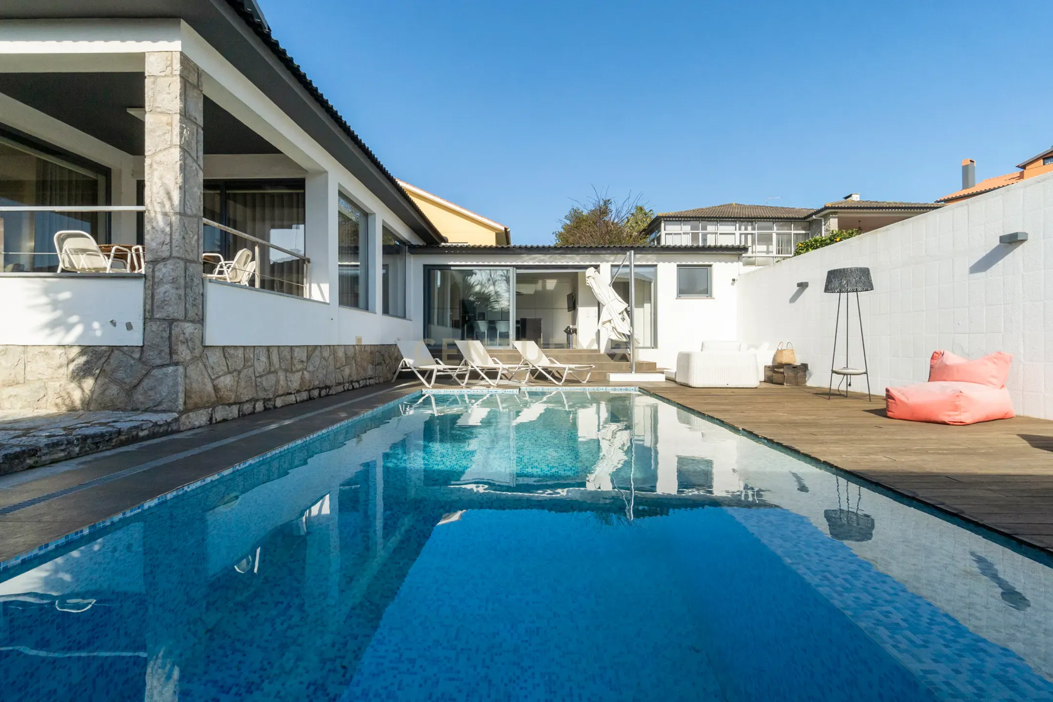 🏡 Luxo em Cada Detalhe: Moradia Exclusiva em Birre, Cascais - Image 5