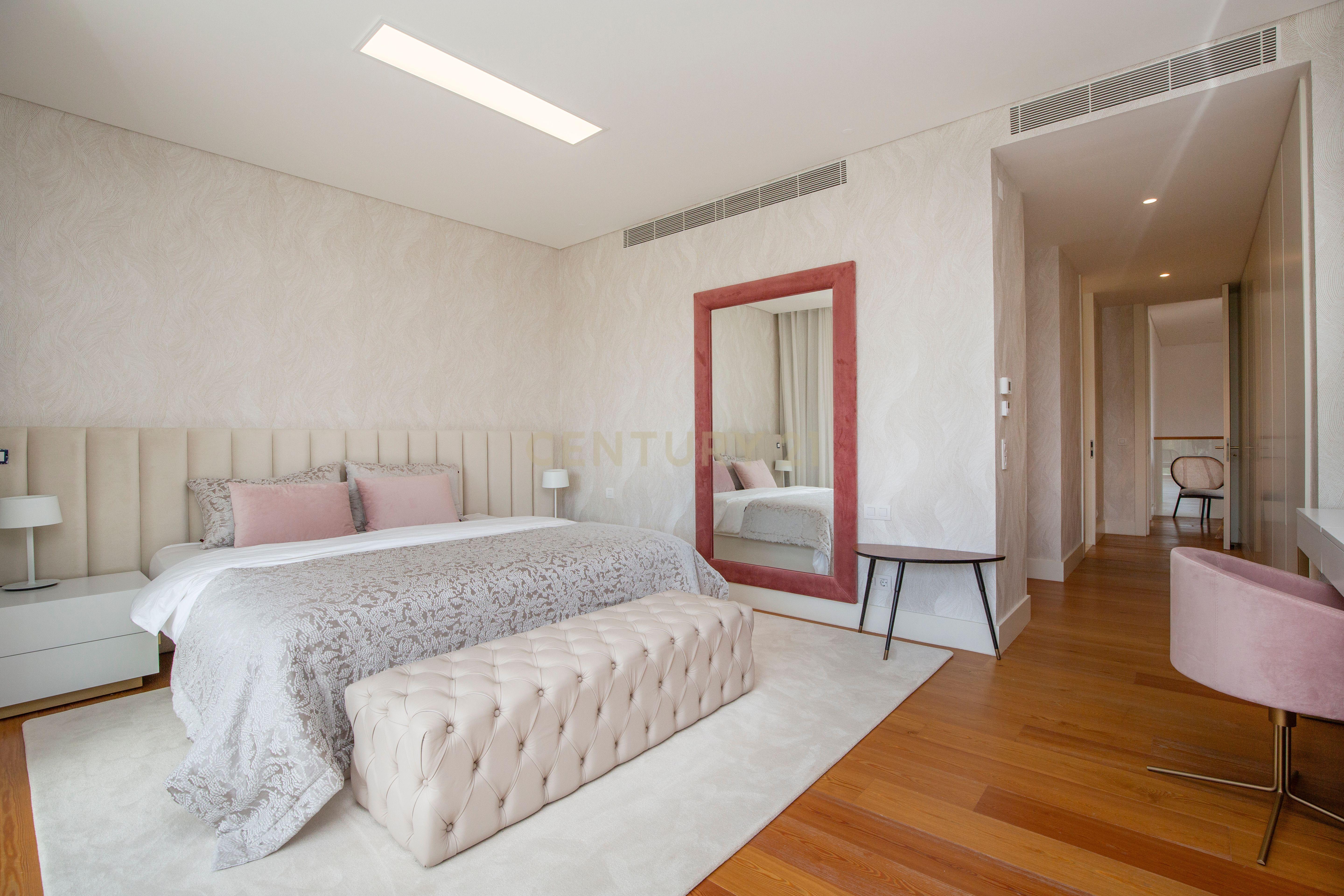 Moradia T5 no Bloom Marinha - Image 15