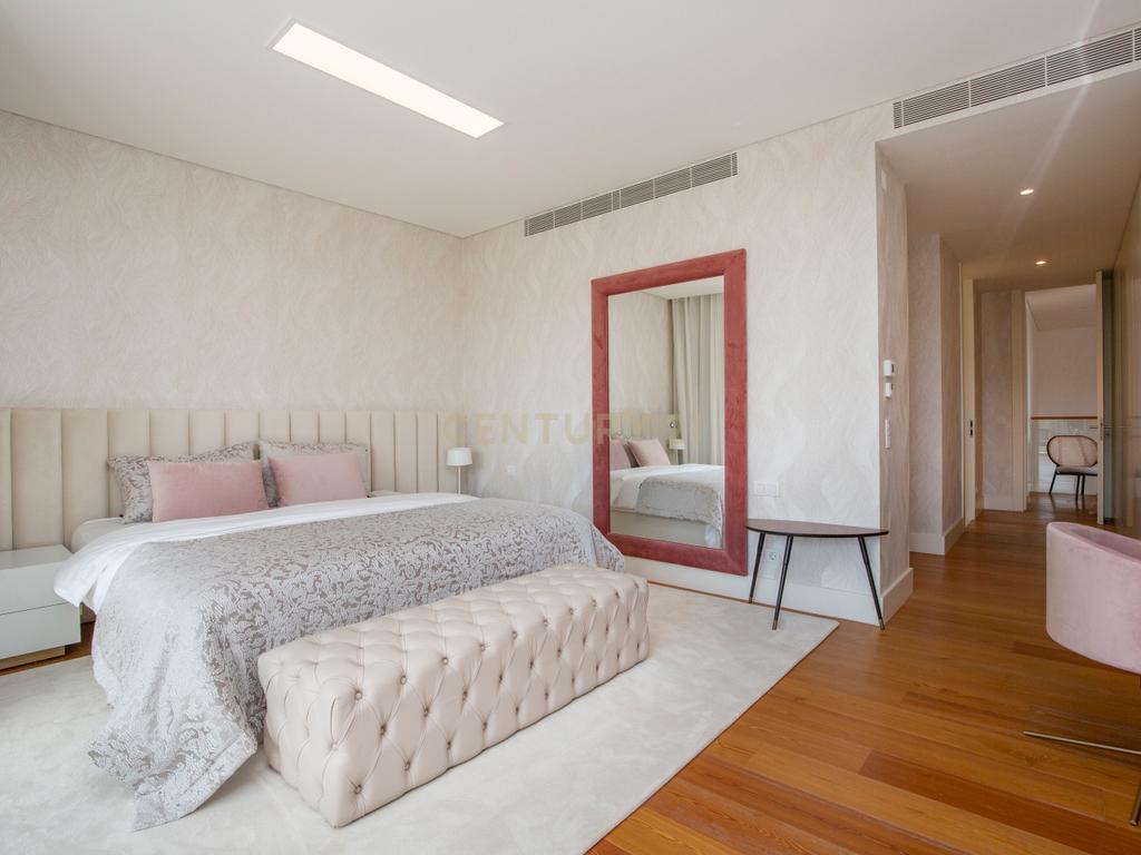 Moradia T5 no Bloom Marinha - Image 15