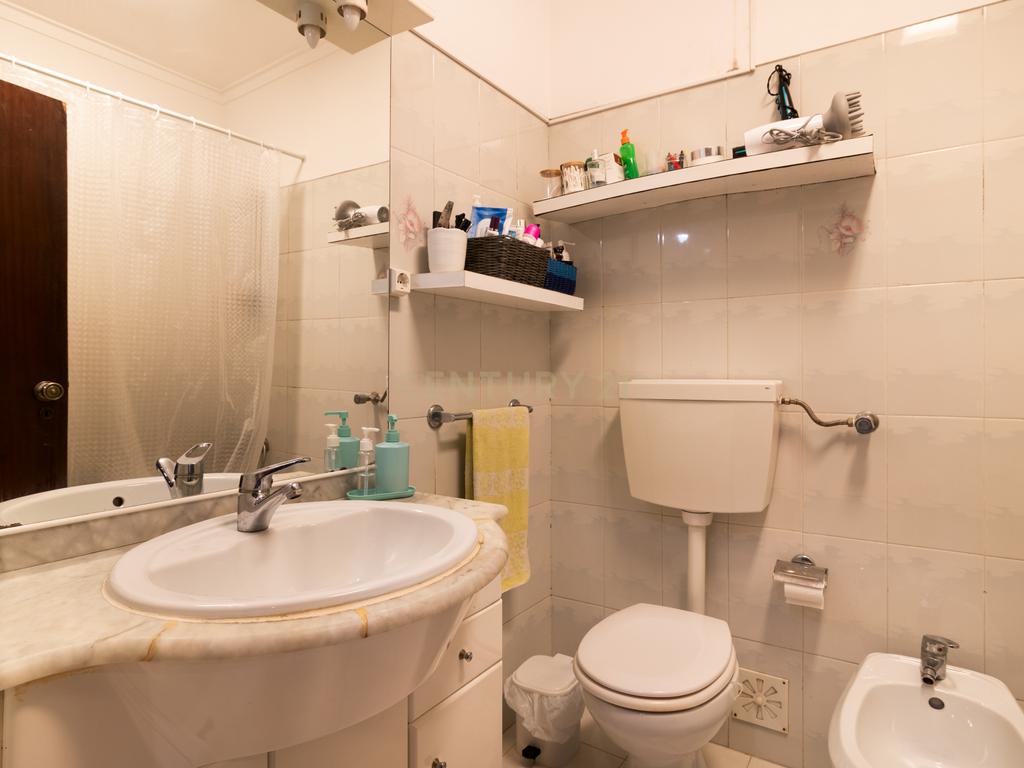 Um apartamento com luz, espaço e a base certa para criar uma casa à sua medida - Image 15