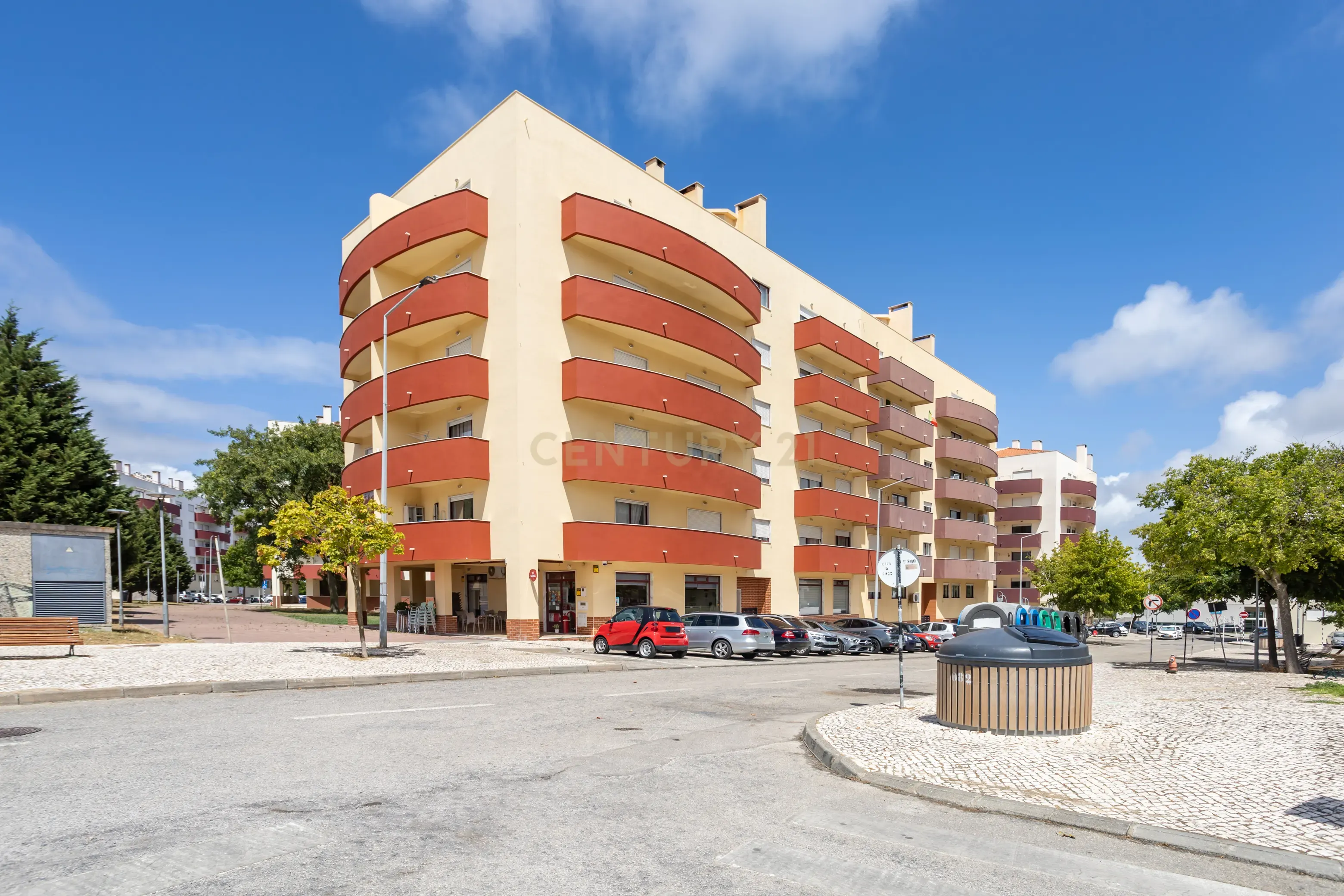 T2 c/parqueamento e arrecadação em Colinas do Sul