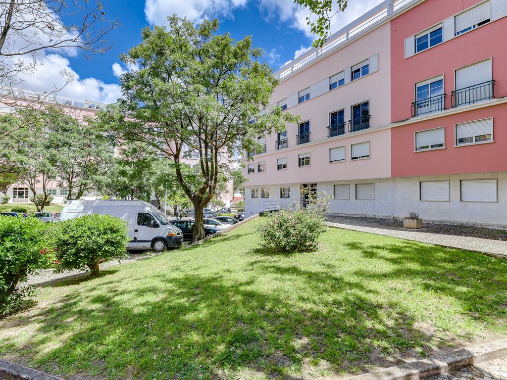 Apartamento T3 em Prior Velho com estacionamento - Image 5
