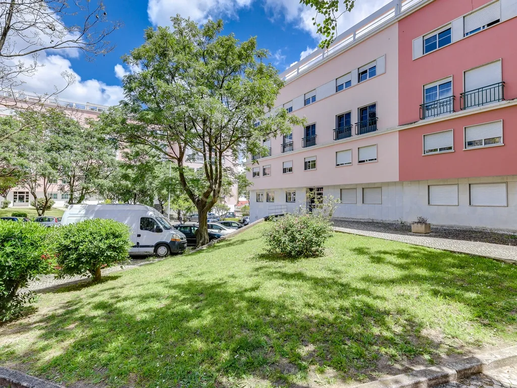 Apartamento T3 em Prior Velho com estacionamento - Image 5