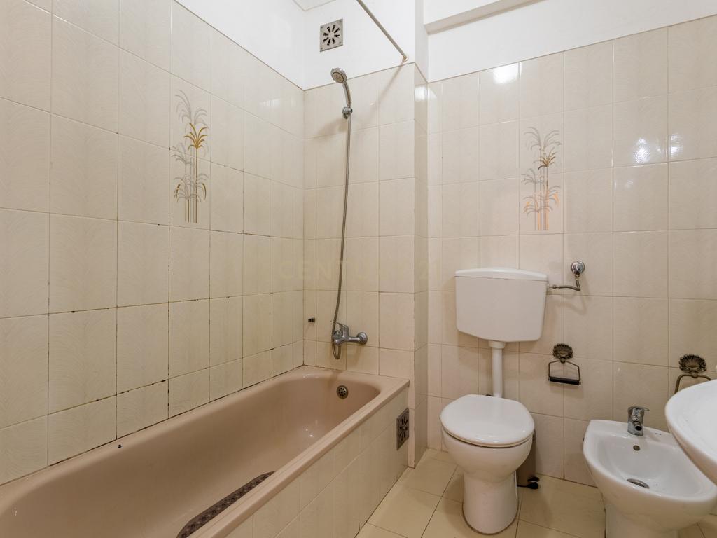 Apartamento T2 com garagem na Costa da Caparica - Image 16