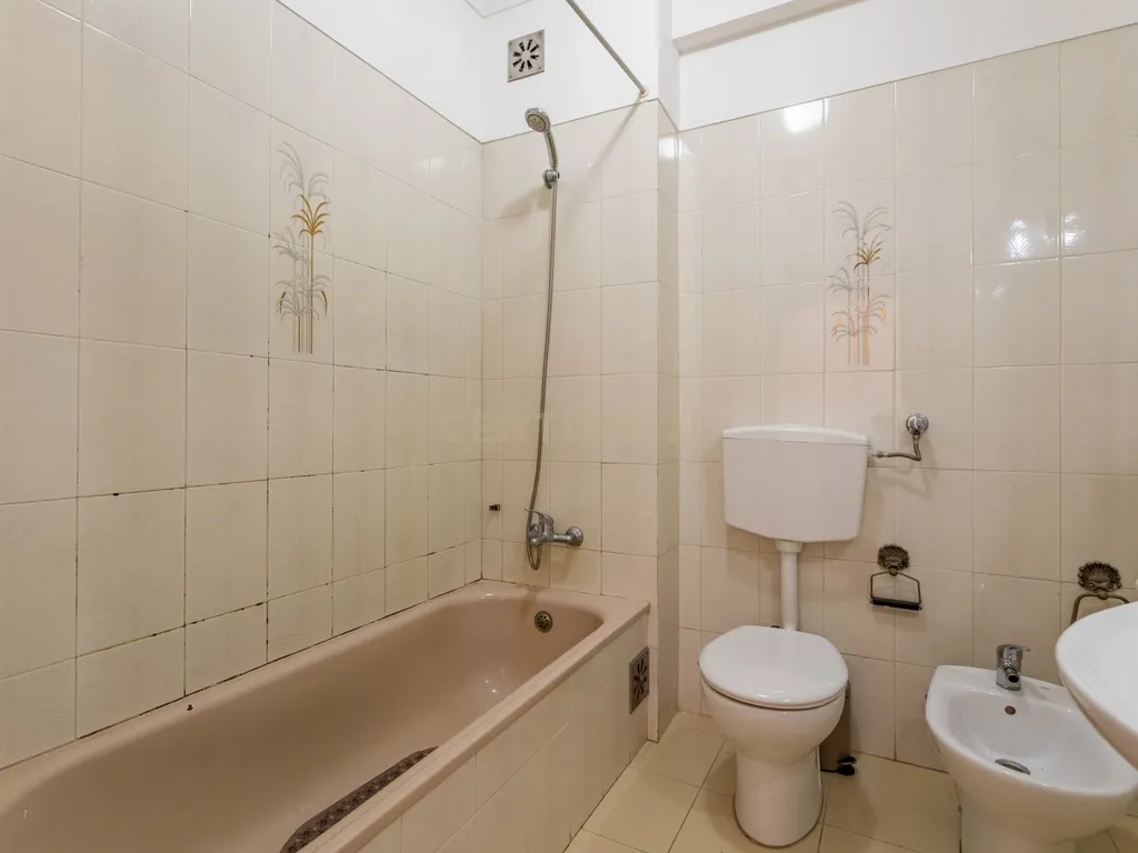 Apartamento T2 com garagem na Costa da Caparica - Image 16