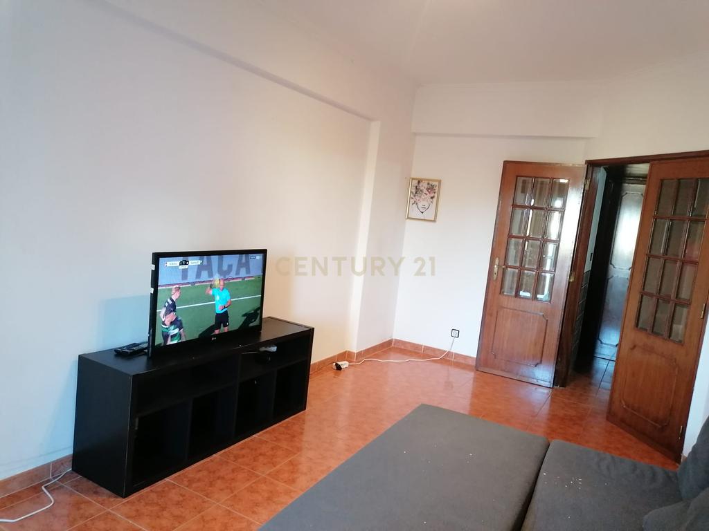 Apartamento T2 em Seixal com Elevador e Proximidade a Serviços - Image 11