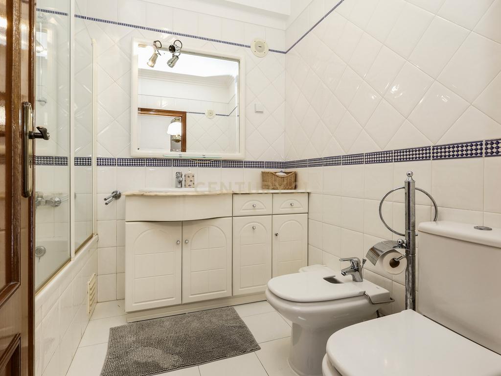 Apartamento T3 com box para arrendamento em Carnaxide - Image 18