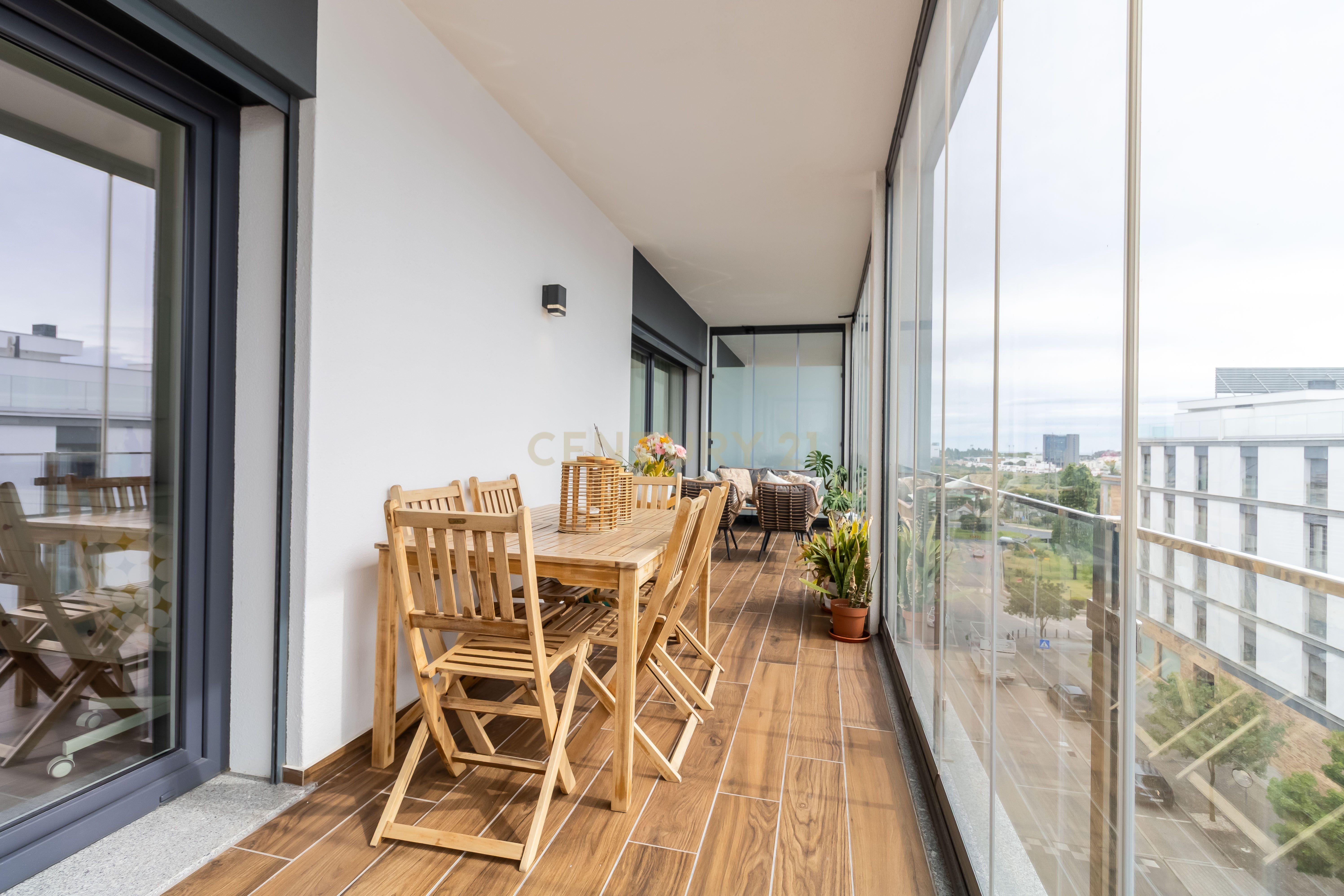 Fotografia 6 de Duplex T4 em Oeiras com terraço e box (3 vagas)