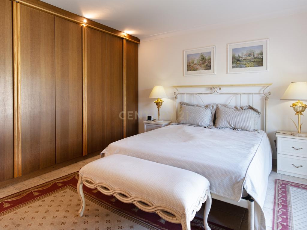Moradia T5 com Piscina e Jardim em Lagoa, Faro - Image 23