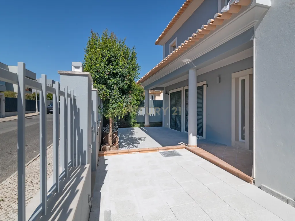 Moradia T3 com piscina em Cascais - Image 6