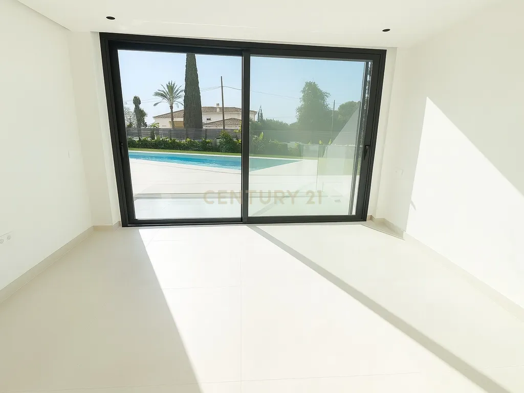 Moradia contemporânea de construção recente - Image 11