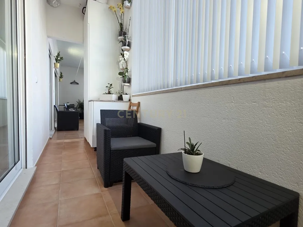 Apartamento T2 com Excelentes Áreas e Varanda Ampla na Quinta dos Arcos, Armação de Pera - Image 24