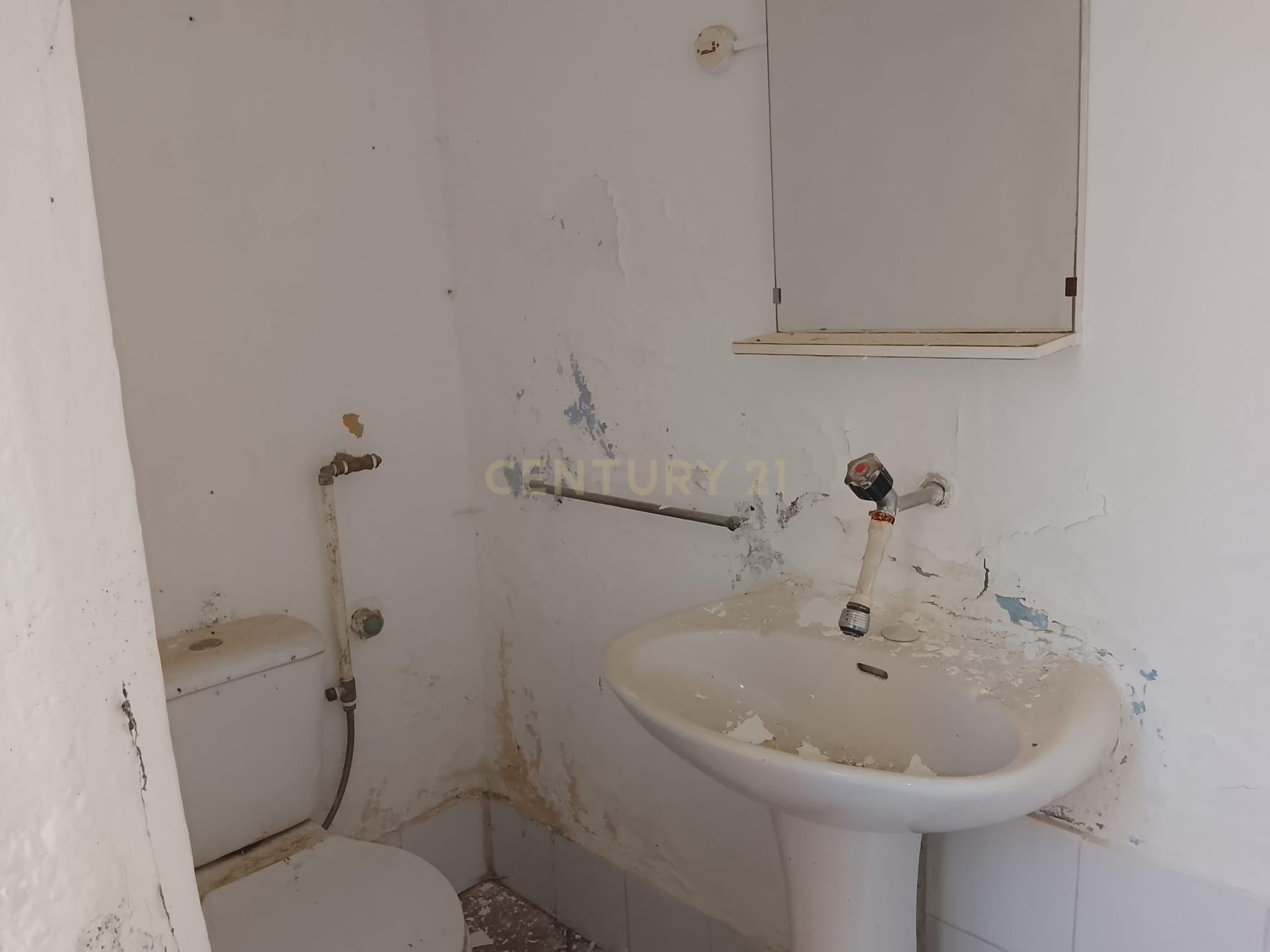 Fotografia 8 de Oportunidade de Investimento! Moradia p/recuperar Retaxo, Castelo Branco