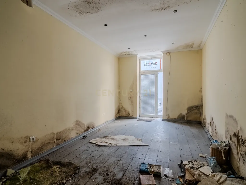 PRÉDIO PARA RECUPERAR, NO CENTRO HISTÓRICO DE PENICHE - Image 69