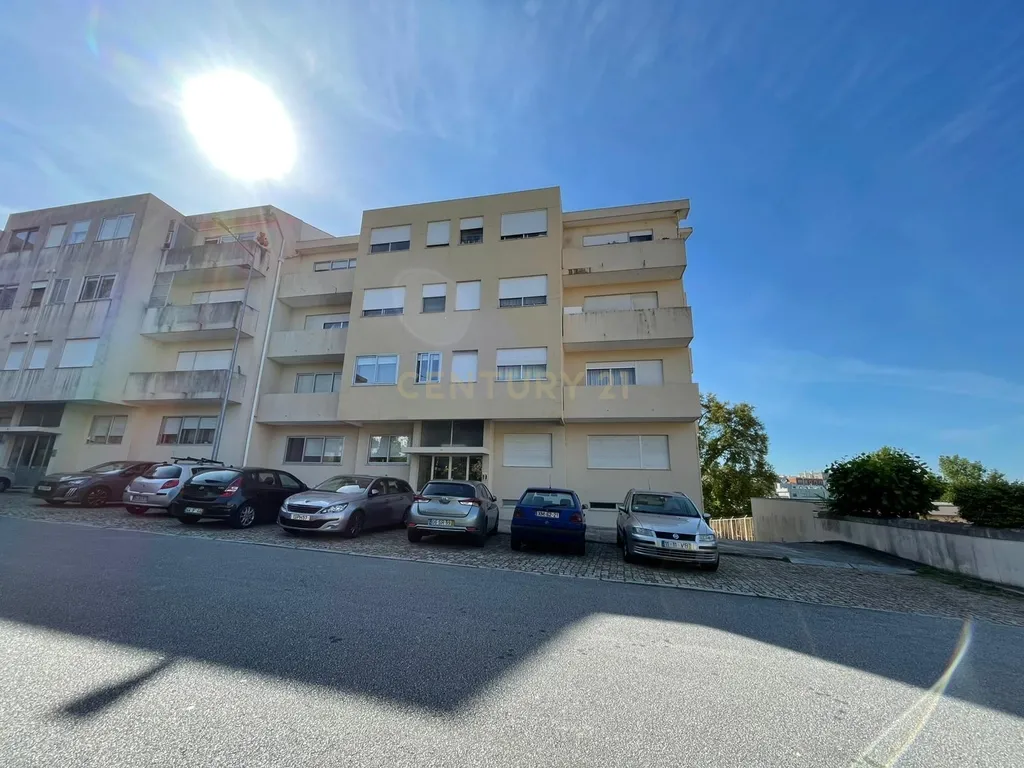 T3 em Vilar de Andorinho - Image 22