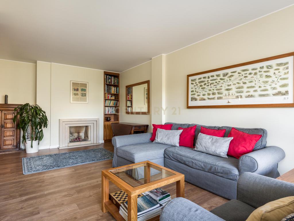 Apartamento T2 no Edifício Vilamar, Foz do Douro, Porto - Image 3