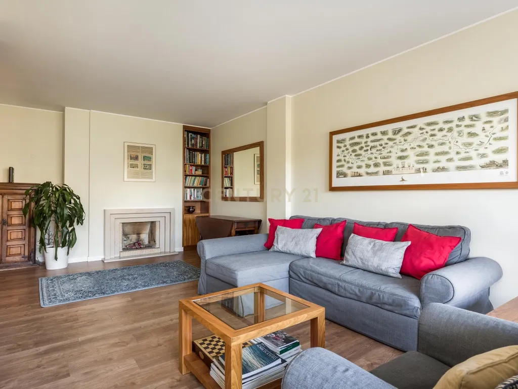 Apartamento T2 no Edifício Vilamar, Foz do Douro, Porto - Image 3