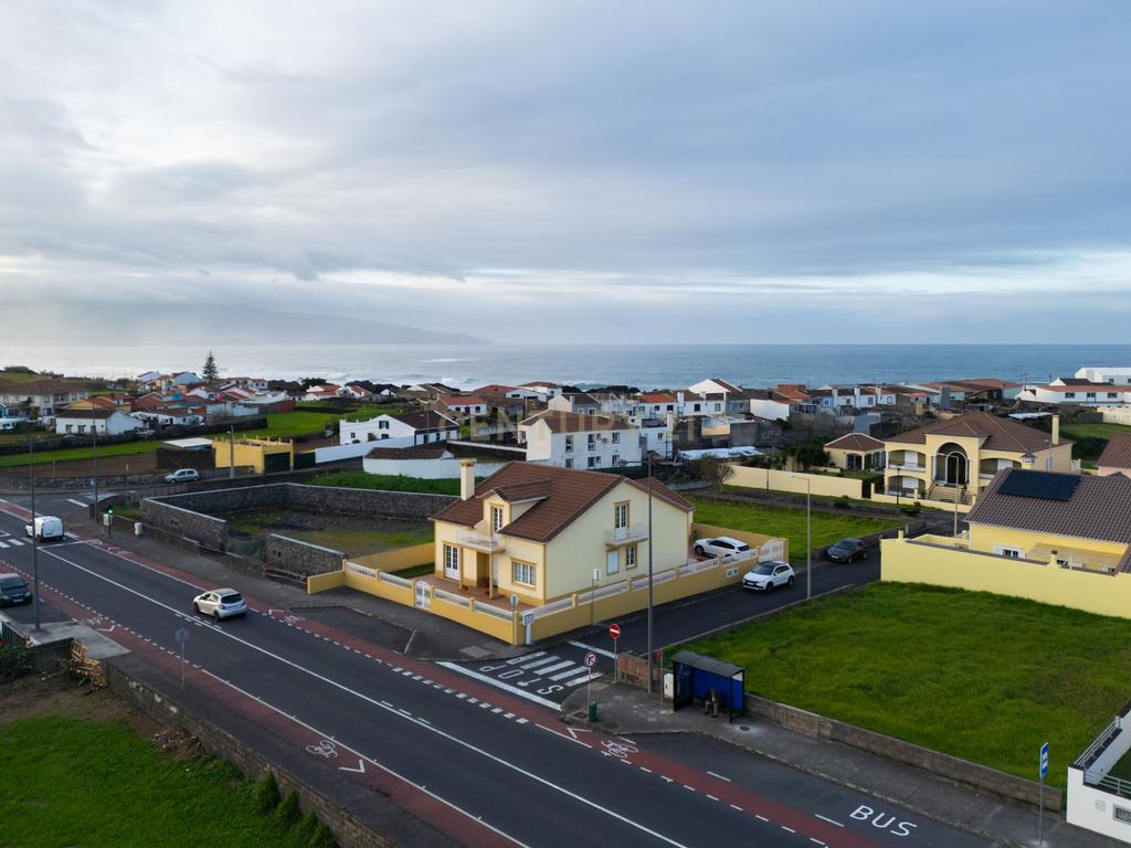 Moradia T4 na Ribeira Seca — Localização Privilegiada na Ribeira Grande - Image 6