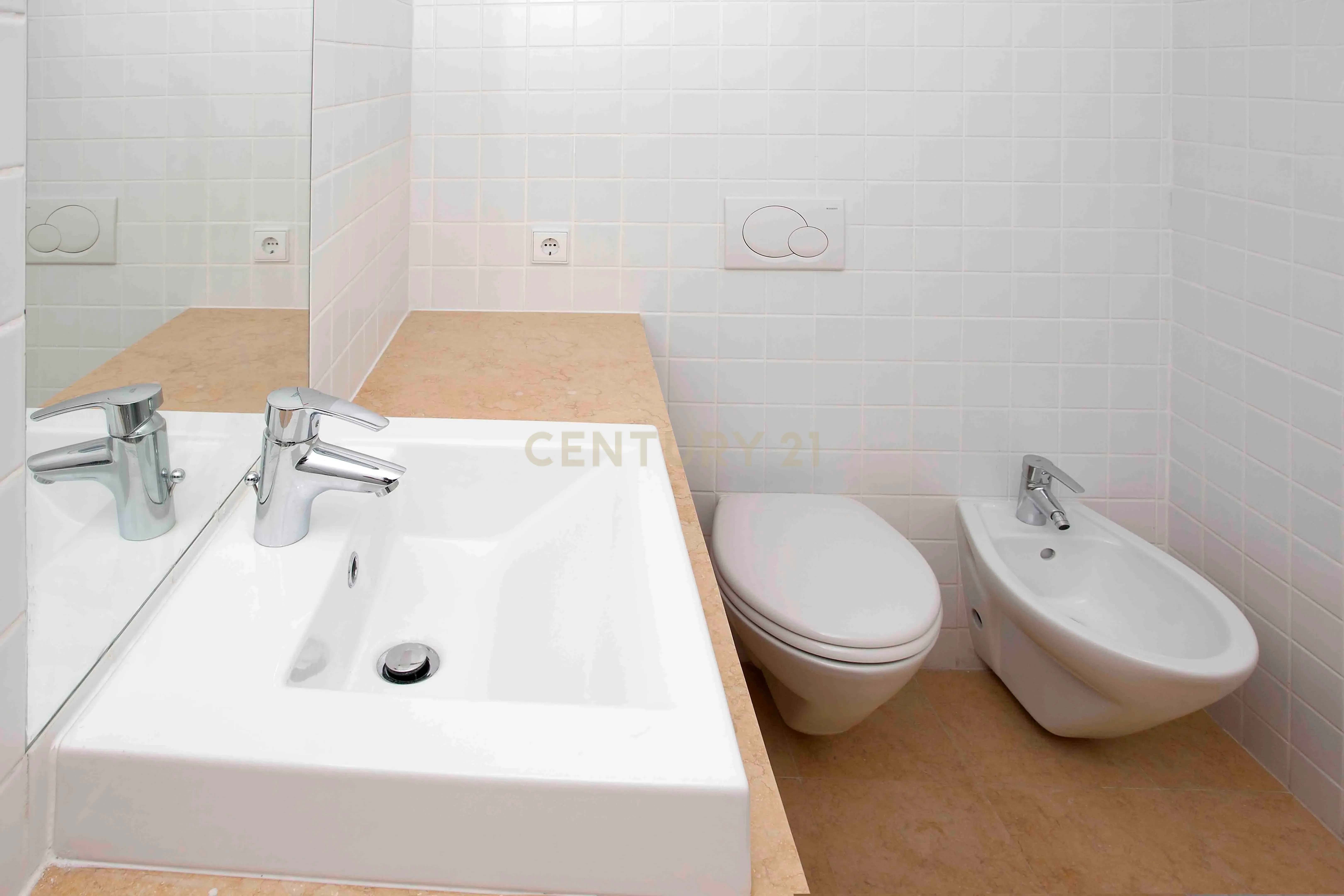 Apartamento T2 com Vista para o Mar em Lisboa - 1600€ - Image 28