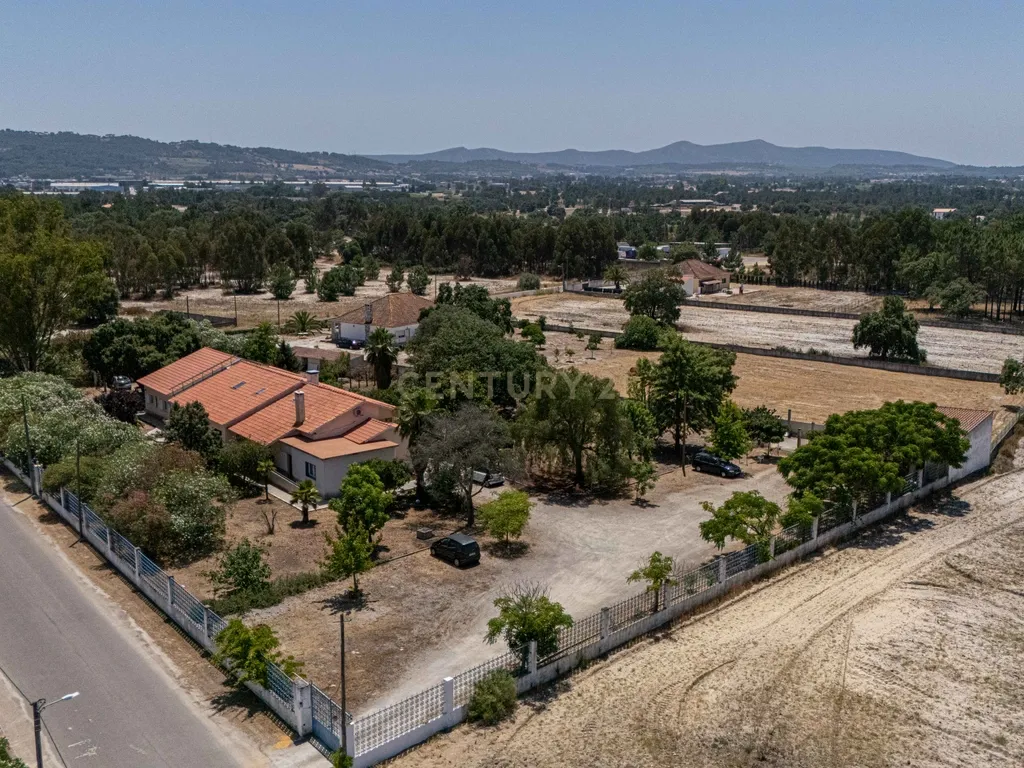 Moradia Exclusiva para Investimento em Quinta do Anjo, Palmela - Image 100