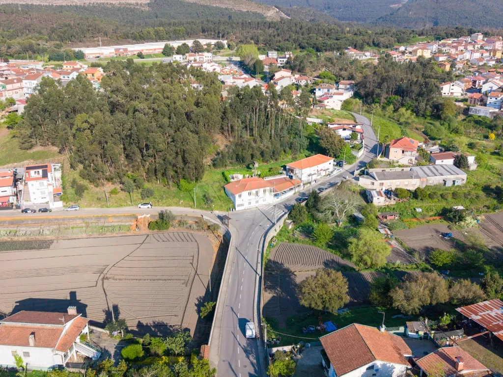 Moradia T3 com Espaço Comercial | São Pedro da Cova (Adega Azul) - Image 45
