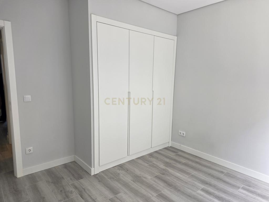 Apartamento T2 Renovado em Alcochete com Logradouro - Image 11