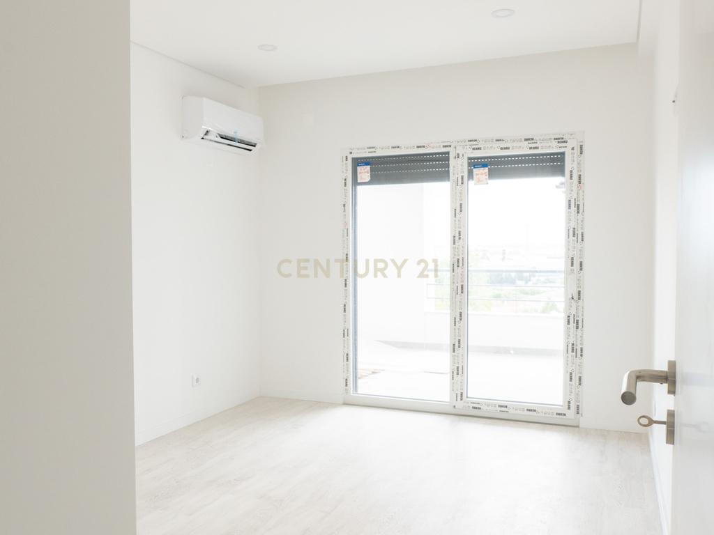 CONDOMINIO QUINTA DA LADEIRA - T2 e T3 COM TERRAÇOS, CHURRASQUEIRA E JARDIM - Image 25