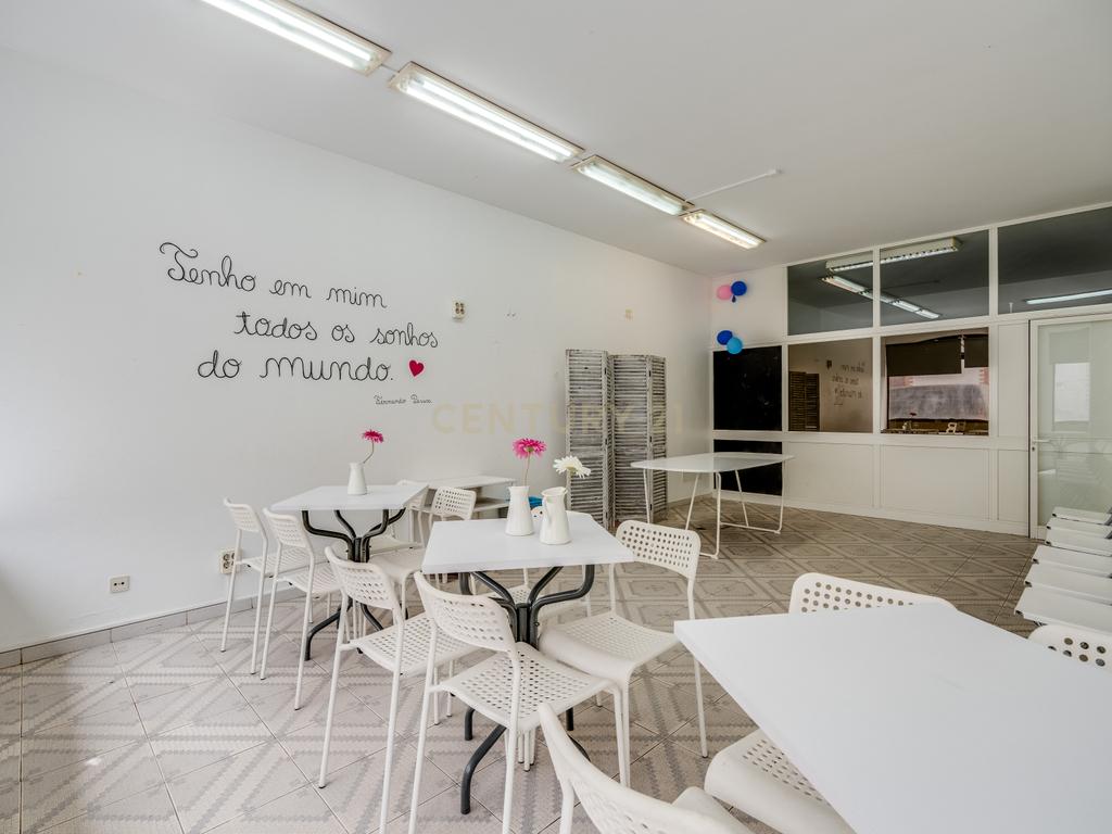 Espaço Comercial com 5 Lojas em São Bartolomeu de Messines - Image 8