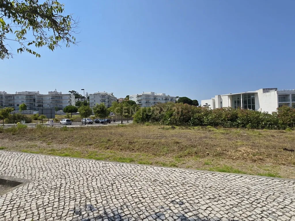 710 m² de Exclusividade num Novo Condomínio na Aldeia dos Capuchos. - Image 9