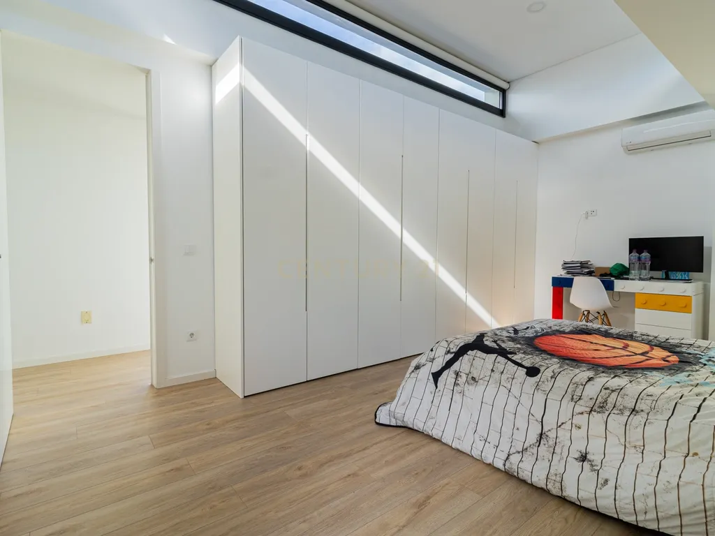 Moradia T3 Térrea com Piscina em Mesão Frio - Guimarães - Image 19