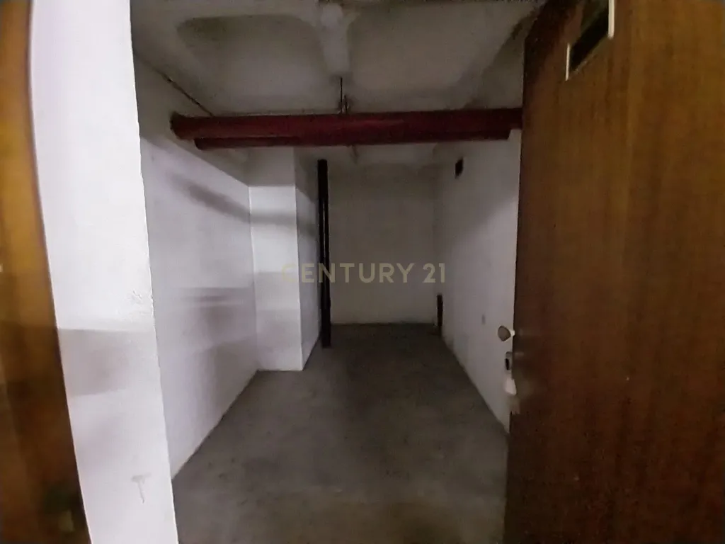 Arrecadação Chiado - Oportunidade Única por 43.000€ - Image 11