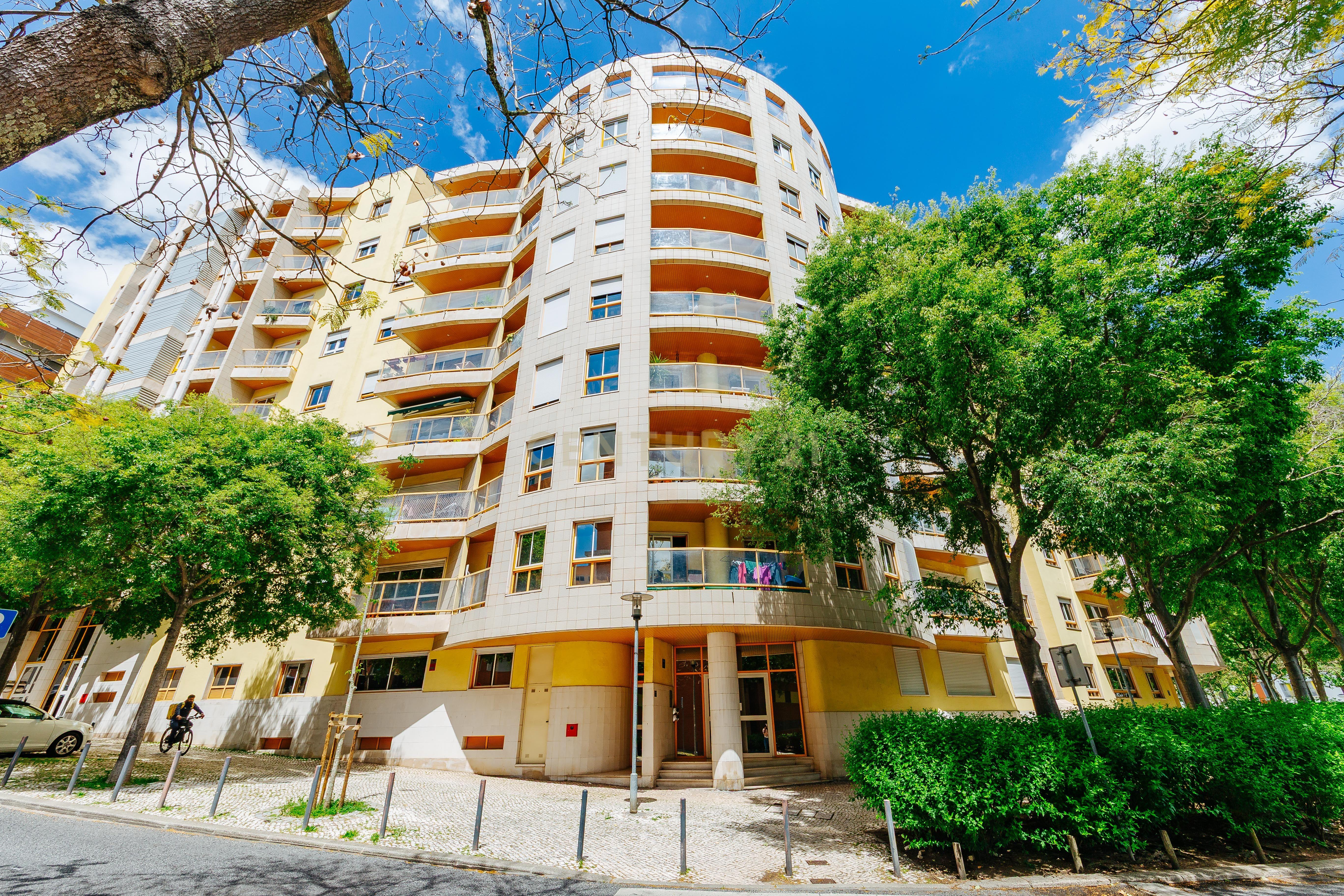 Apartamento T3 totalmente remodelado com Vista Panorâmica no Parque das Nações - Image 31