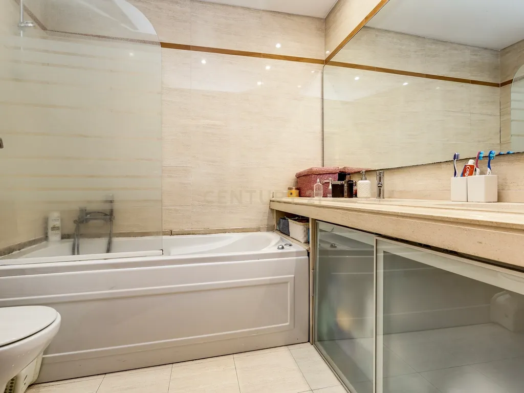 Apartamento T3 com vista panorâmica sobre o Jamor em condomínio fechado com piscina e ginásio - Image 14