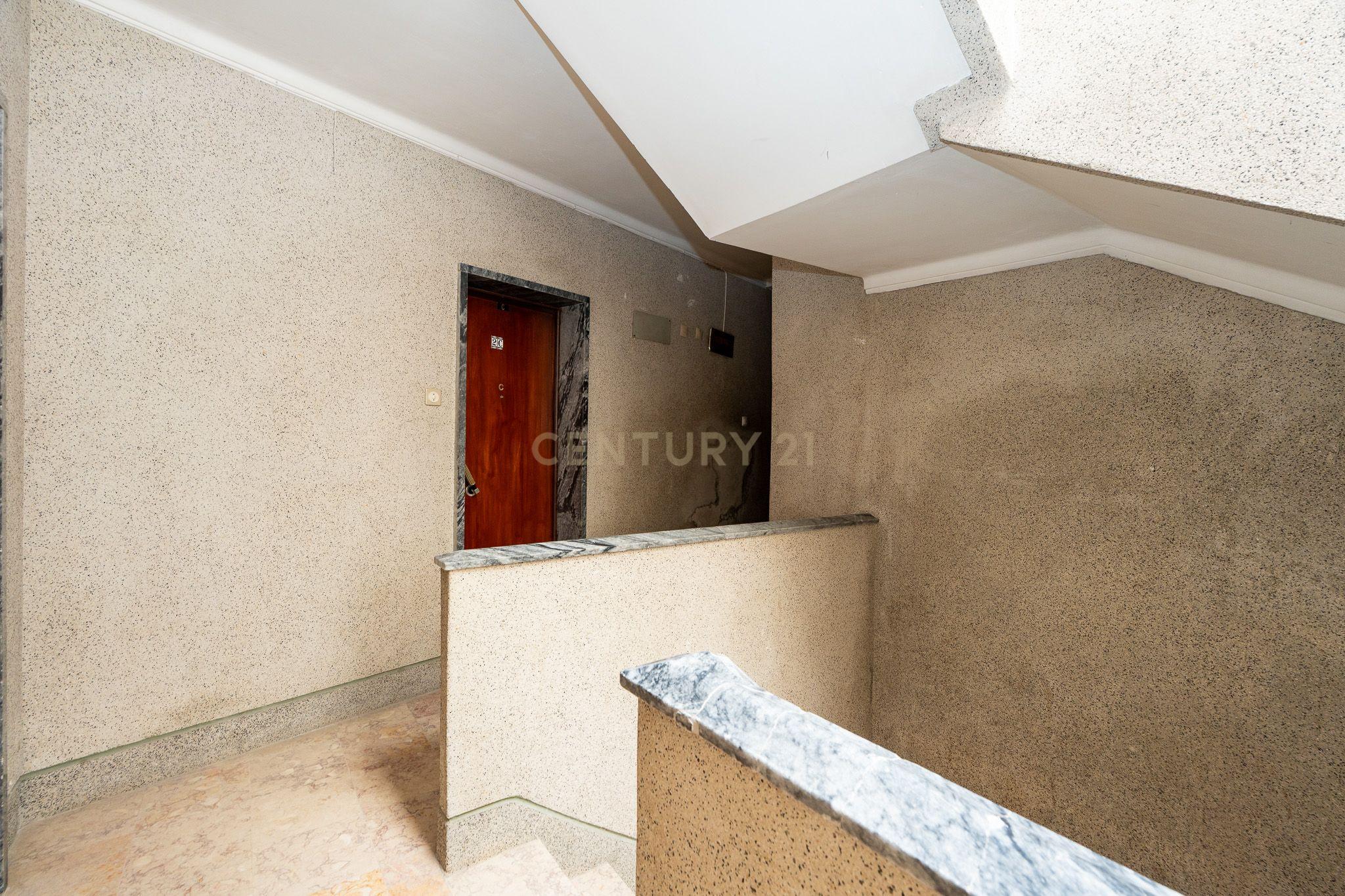 Apartamento T1 em Corroios com Luz Natural e Boa Localização - Image 14