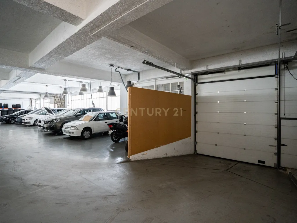 Armazém com 947 m2 a 5 min. do Aeroporto de Lisboa - Image 3