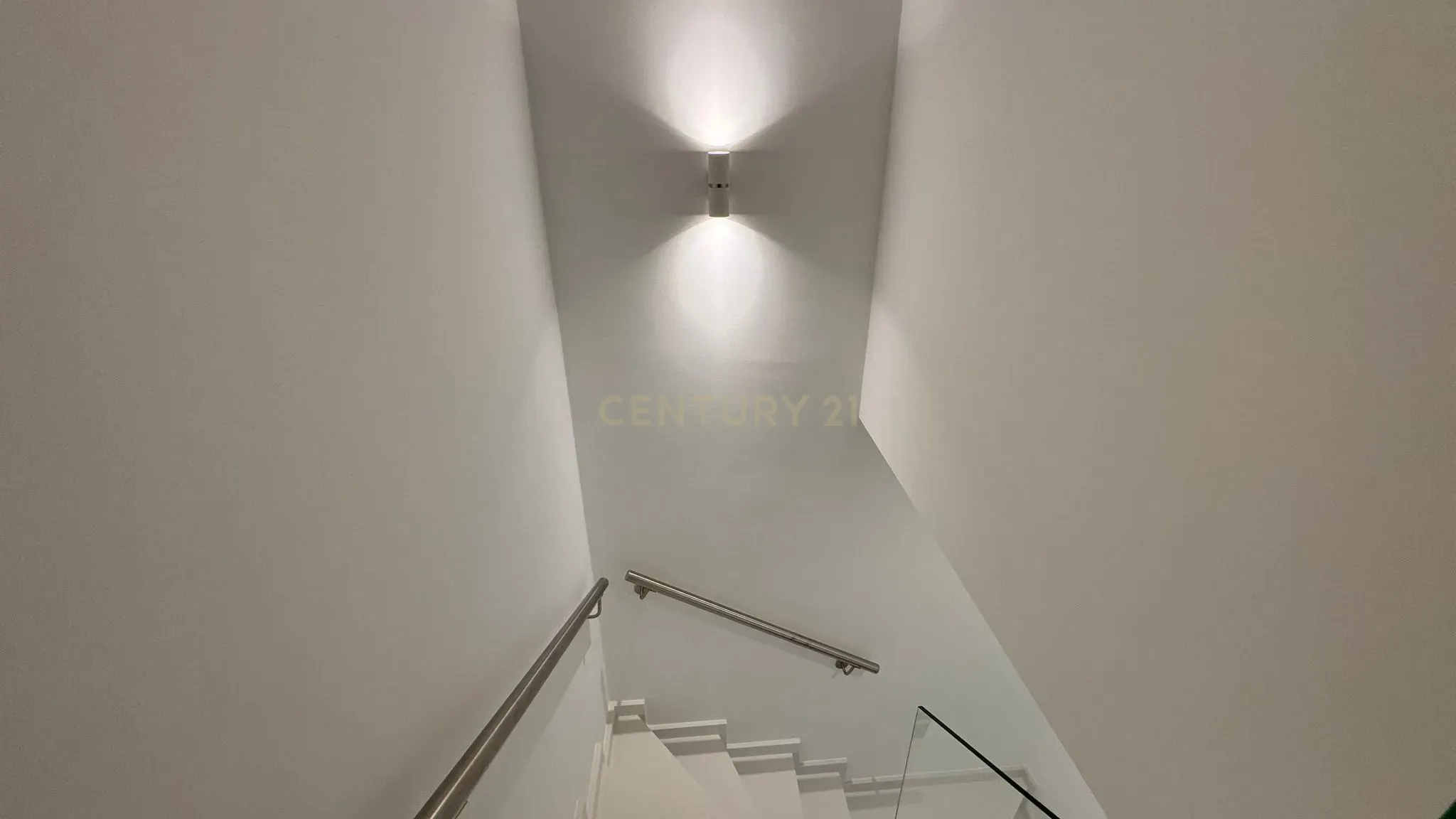 Moradia T2 TOTALMENTE REMODELADA com Vista Mar em Ribamar junto à Praia dos Coxos (ERICEIRA) Uma Oportunidade Única! - Image 17