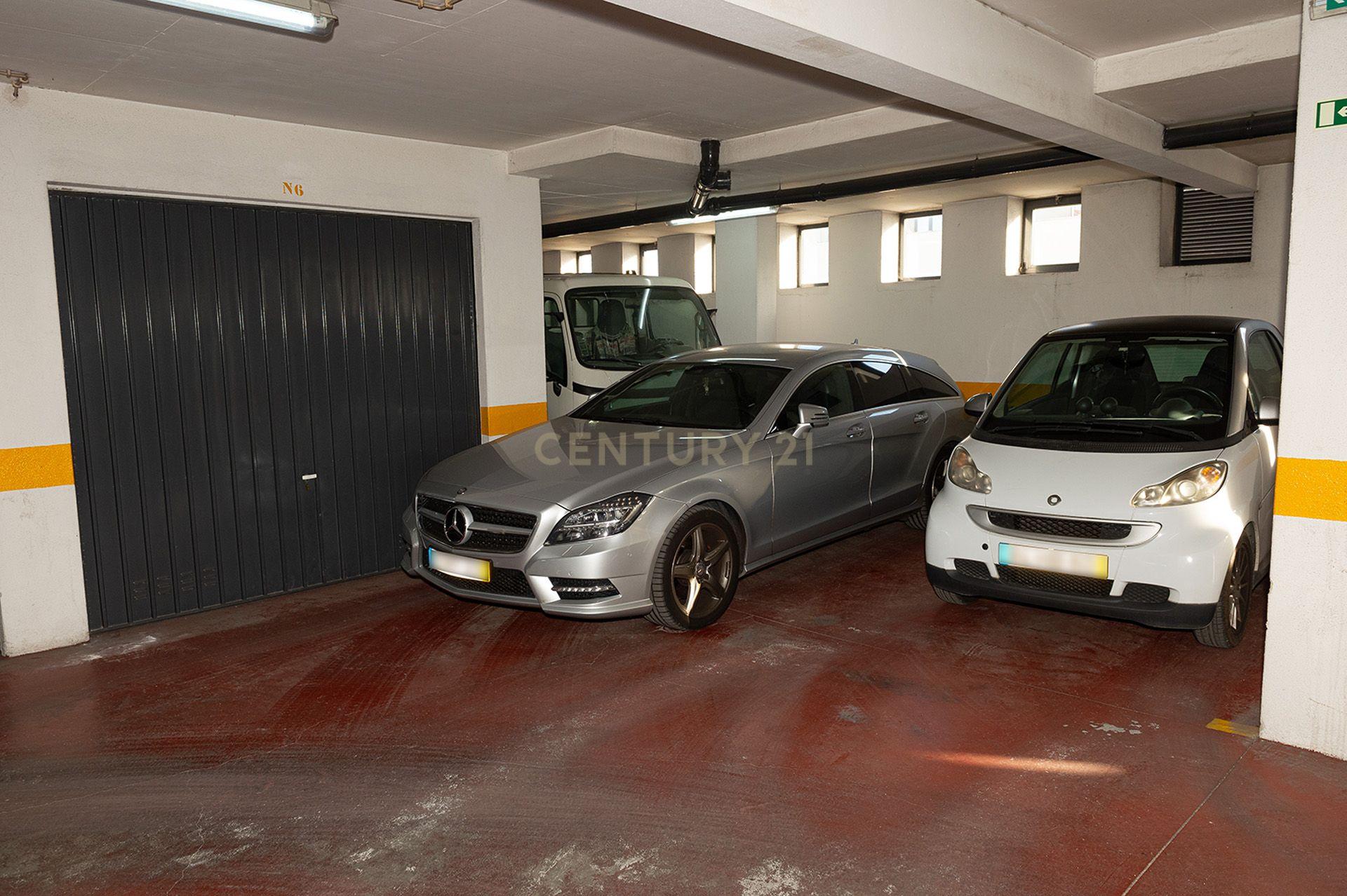 Apartamento T3 em Odivelas com Piscina e Estacionamento para 4 carros - Image 45