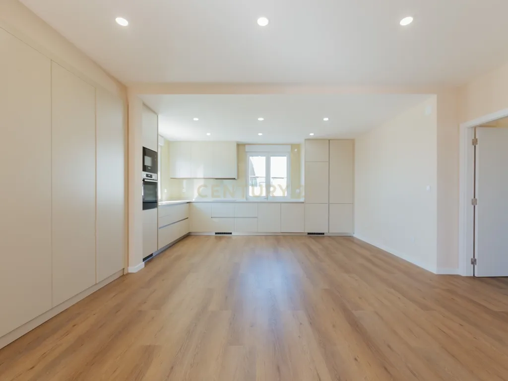 🏡 T3 NOVO | 117 m² | PINHAL NOVO | CONFORTO E QUALIDADE - Image 2