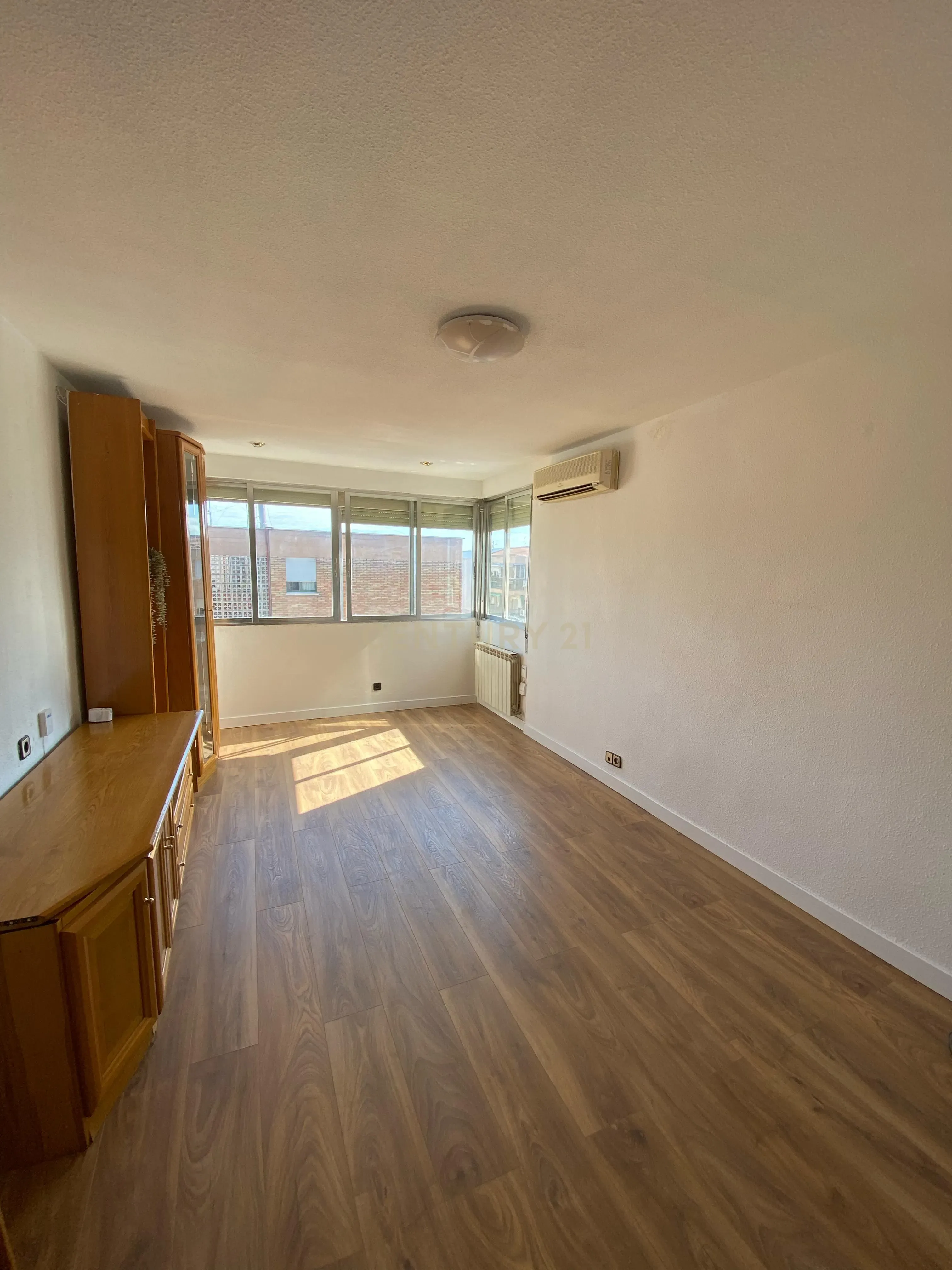 - Image 1