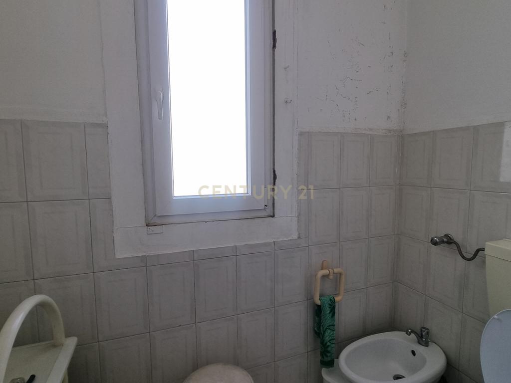 Apartamento Pombalino de Charme com 8 Assoalhadas – Av. Almirante Reis, Lisboa - Image 29