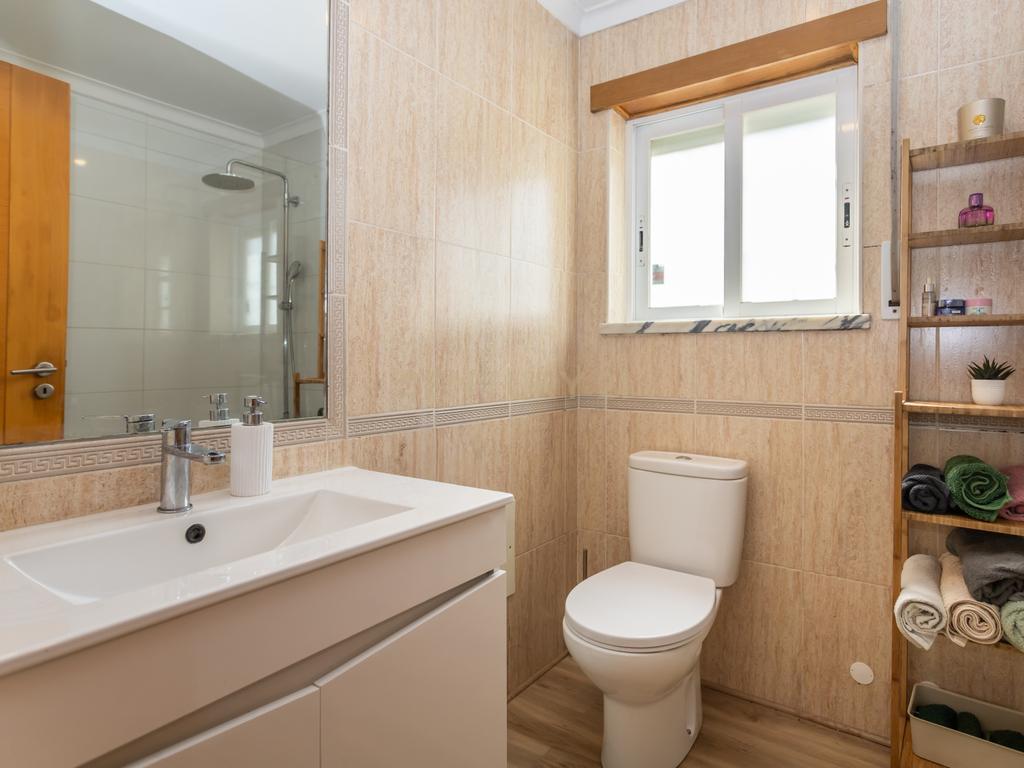 Apartamento T1+1 - Sobreda - Image 23