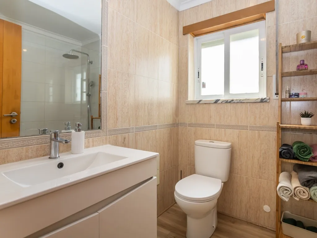 Apartamento T1+1 - Sobreda - Image 23