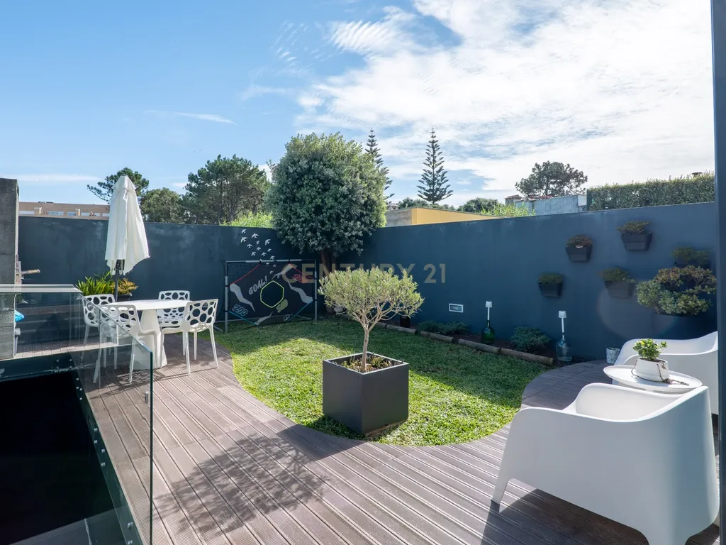 Andar de Moradia Duplex em Lavra – A 2 minutos a pé da praia! - Image 25
